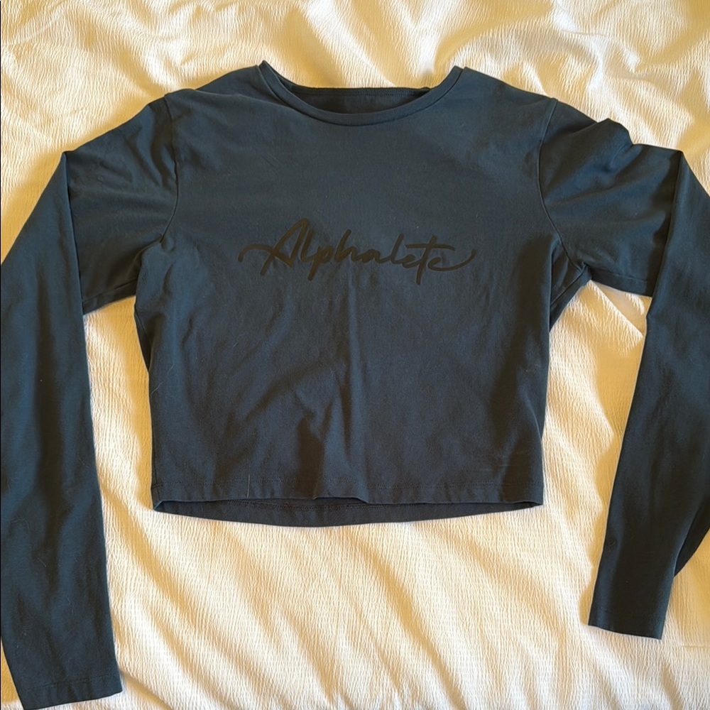 Alphalete Women's Navy Long Sleeve Crop Top